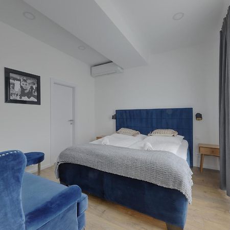 Shone Apartment Old Town 2 Bedroom Pozsony Kültér fotó